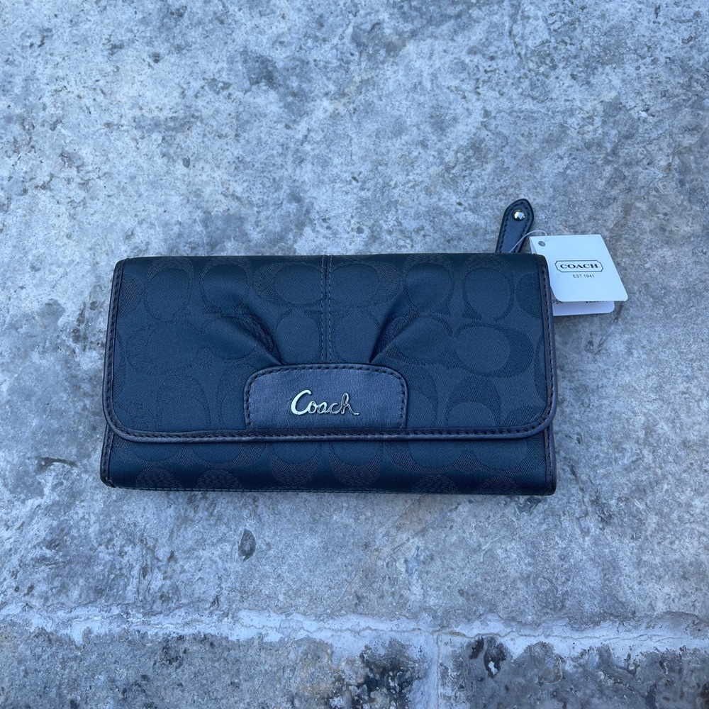 NWT COACH WALLET blue/grey lots of compartments